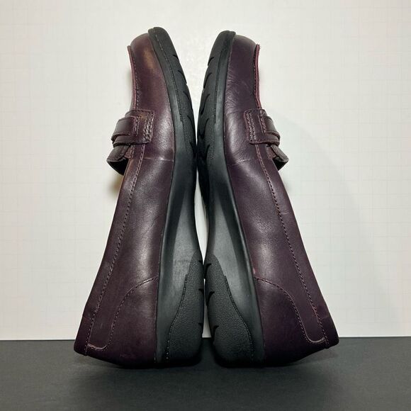 Womens CLARKS Collection Ashland Burgundy Slip On Loafers / Size 8 Medium - Picture 6 of 8